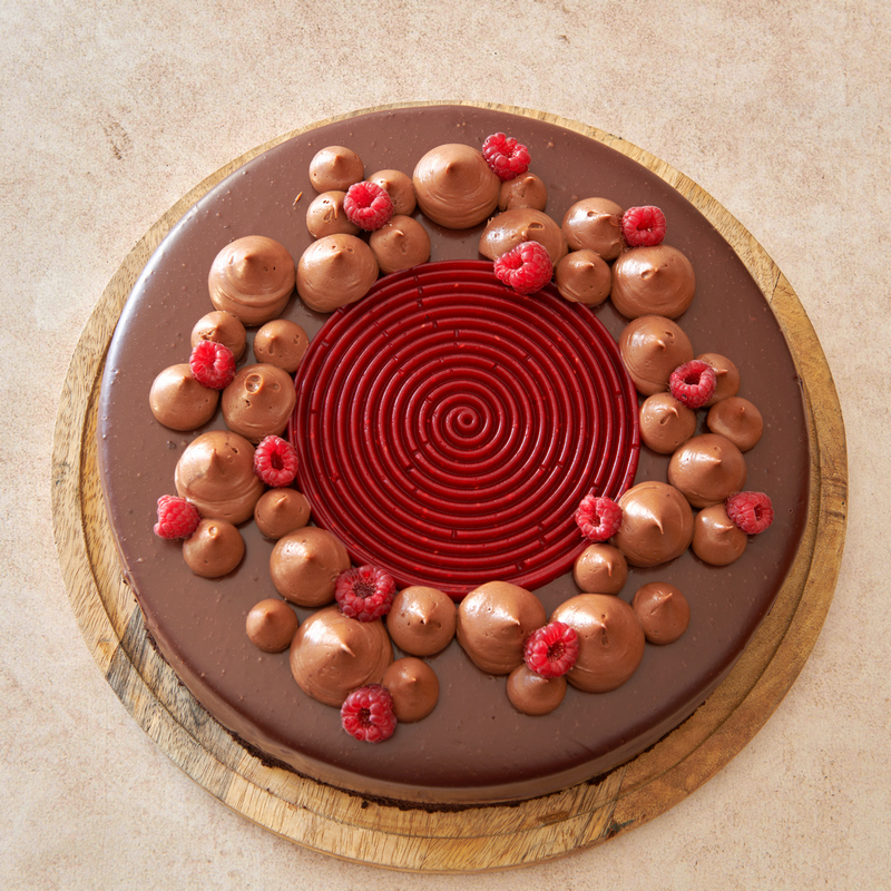 torta mousse malina – lagana mousse torta s želeom od malina, elegantan desert za prigode