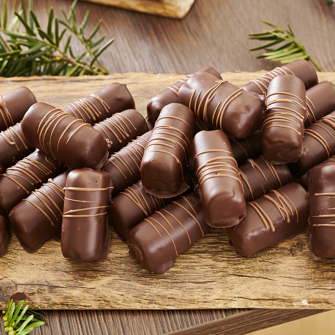 Snickers praline box, kombinacija kikirikija, mliječne i crne čokolade