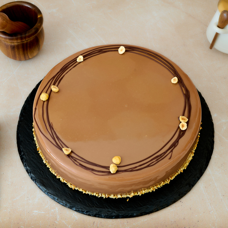 torta od lješnjaka i mliječne čokolade – elegantna torta s lješnjakom i čokoladom